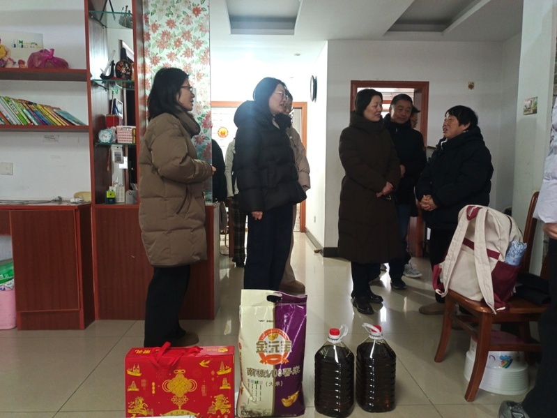 市审计局深入结对帮扶社区开展春节前走访慰问活动