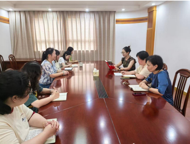 感悟为民情怀 涵养优良家风 —— 仪征市审计局妇联开展专题读书学习活动